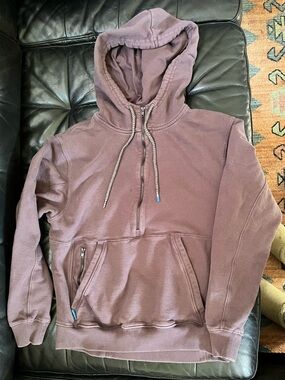 Janji Unisex Runaround Half-Zip Hoodie in Loam (Purple) - sz S